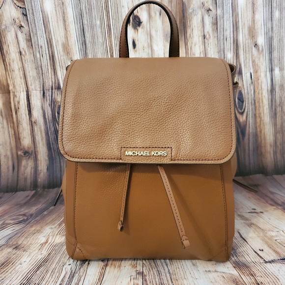 michael kors ginger medium pebbled leather backpack